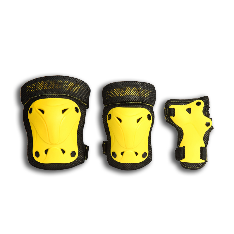 TEENAGER YELLOW SKATE SPORTING PROTECTION PADS 